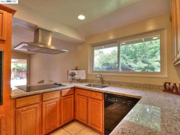 4355 Brookwood Ave, Fremont, CA | Fremont Fields. Photo 6 of 22