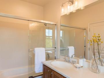 478 Parvin Dr, Mountain View, CA, 94043 Townhouse. Photo 6 of 12