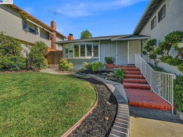 4846 Stacy St, Oakland, CA | Grass Valley. Photo 2 of 34