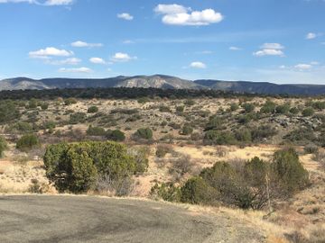 4875 E Falcon View Ct, Rimrock, AZ | Thunder Ridge. Photo 4 of 11