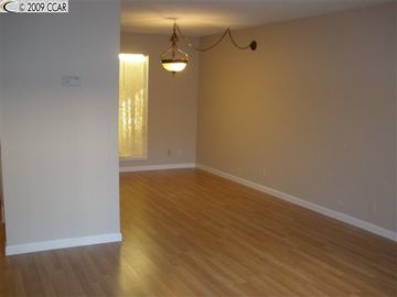 Rental 5456 Roundtree Dr unit #D, Concord, CA, 94521. Photo 3 of 9