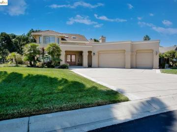 5770 Gateway Ct, Discovery Bay, CA | Discovery Bay Country Club. Photo 3 of 36