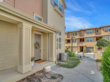 6158 Old Quarry Loop, Oakland, CA, 94605 Townhouse. Photo 3 of 29