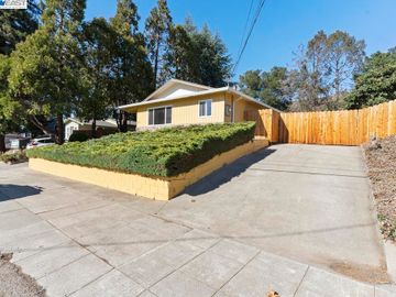 7530 Circle Hill Dr, Oakland, CA | King Estates. Photo 2 of 24