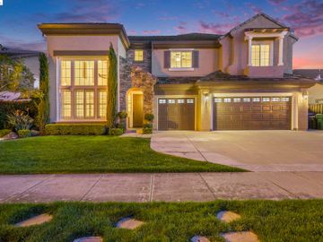 992 Country Glen Ln, Brentwood, CA